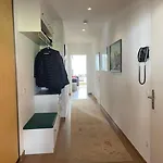 Apartament Lovely 2 Bedroom With Free Parking *
