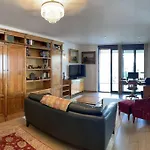 Lovely 2 Bedroom With Free Parking 안데르나흐