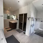 Lovely 2 Bedroom With Free Parking