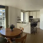 Lovely 2 Bedroom With Free Parking 아파트 안데르나흐