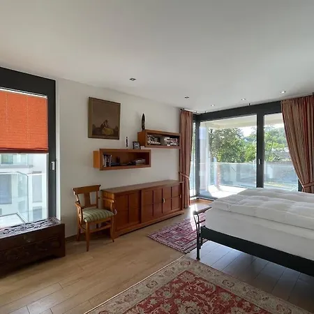 Apartment Lovely 2 Bedroom With Free Parking *