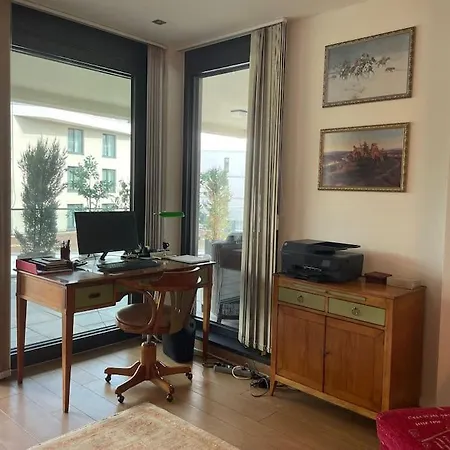 Lovely 2 Bedroom With Free Parking *