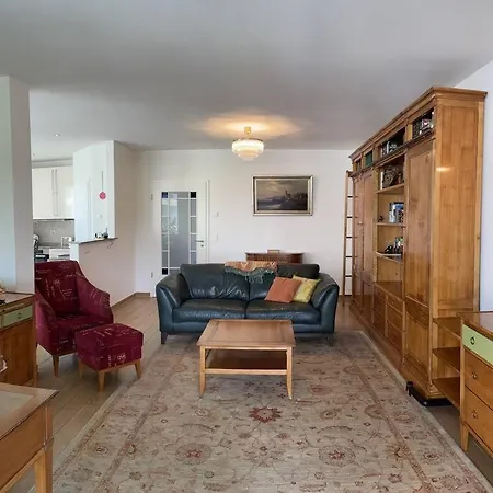 Lovely 2 Bedroom With Free Parking Apartment