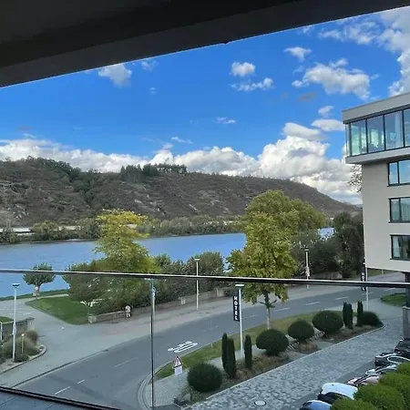 Apartment Lovely 2 Bedroom With Free Parking *