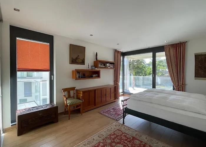 Apartment Lovely 2 Bedroom With Free Parking *