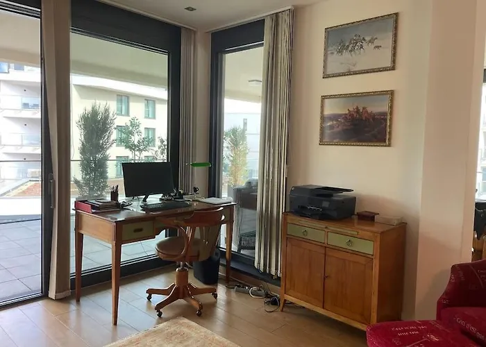 Lovely 2 Bedroom With Free Parking *