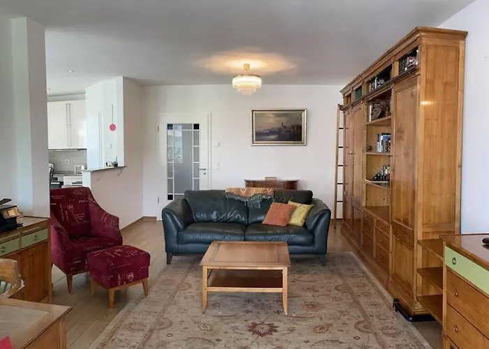 Lovely 2 Bedroom With Free Parking Apartment