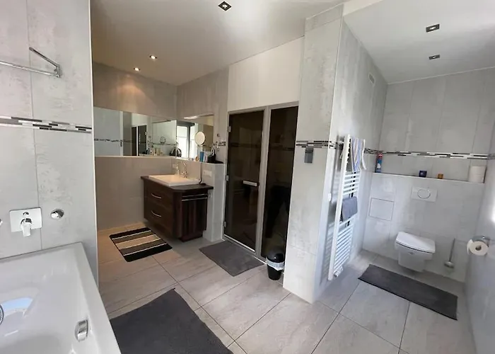 Lovely 2 Bedroom With Free Parking